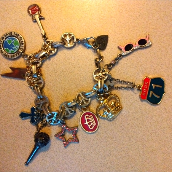 Charm bracelet - Picture 1 of 1